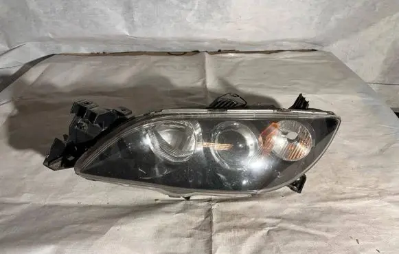Mazda 3 I Headlight/headlamp