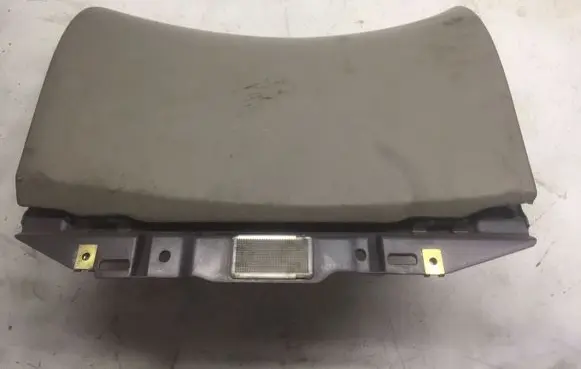 Volvo V70 Glove box 8650374