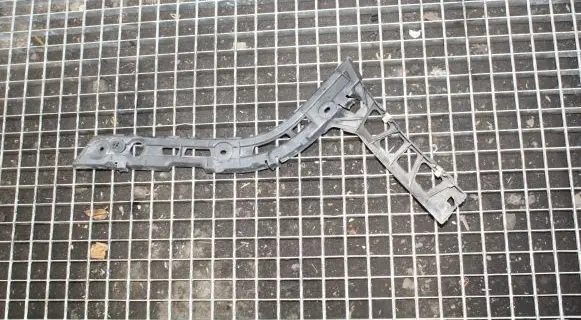 Jaguar XF X250 Bumper support mounting bracket corner 8X2317B931AF