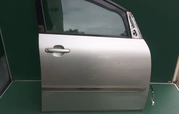 Toyota Avensis Verso Front door 6700144060