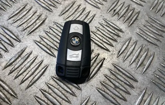 BMW X1 E84 Ignition key/card