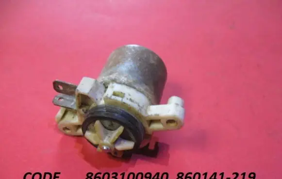 Mazda 626 Windscreen/windshield washer pump 8603100940 860141219