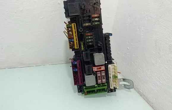 Mercedes-Benz C W204 Fuse module 01670658