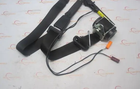 Ford Kuga I Front seatbelt 8V41S61295AC