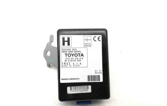 Toyota Yaris Other devices 897400D100