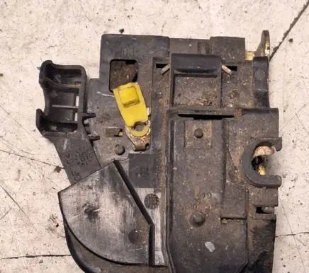 Renault Scenic I Front door lock PPGF30