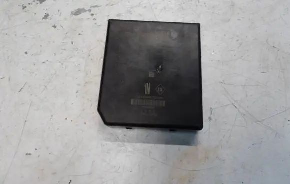 Renault Megane IV Fuse module 284B66727R 1734830169 5AKA12F00
