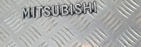 Mitsubishi L200 Manufacturers badge/model letters 