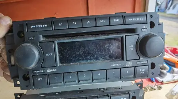 Dodge Caliber Radio/CD/DVD/GPS head unit P05091509AF