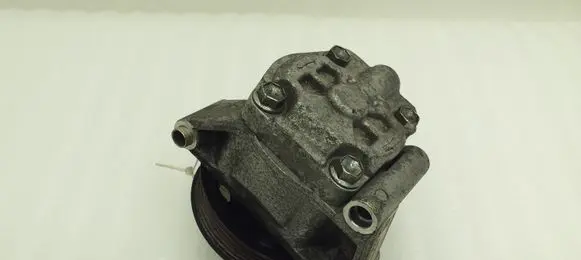 Jaguar XF X250 Power steering pump 9X233A696AA