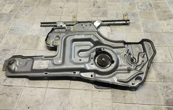 Hyundai Trajet Front door window regulator with motor 824703A000