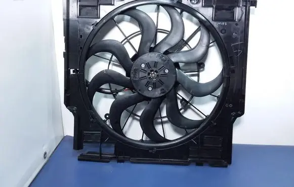 BMW X3 E83 Electric radiator cooling fan 84723148686170