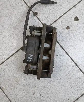 Dodge Grand Caravan Front brake caliper 17986801