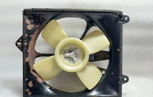 Mitsubishi Eclipse (D21A/D22A/D27A) Electric radiator cooling fan