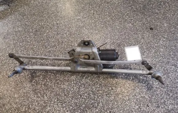 Renault Kangoo I Front wiper linkage and motor