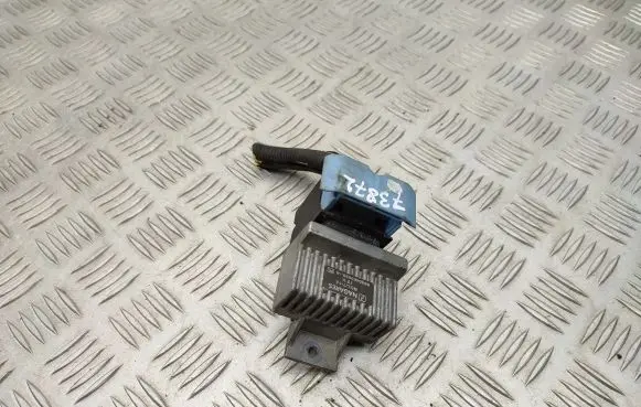 Nissan Qashqai Glow plug pre-heat relay 9640469680