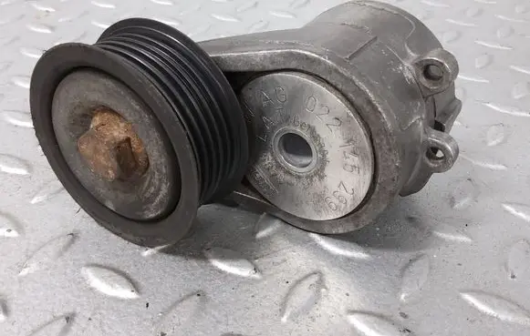 Volkswagen PASSAT CC Generator/alternator belt tensioner 022145299L