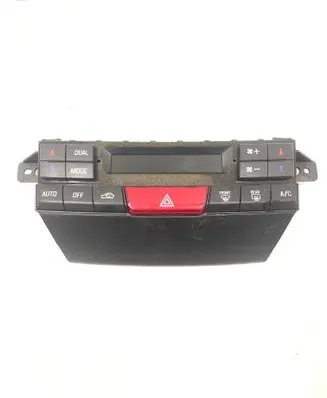 Subaru Outback Climate control unit 72311AJ070 A2C53333394