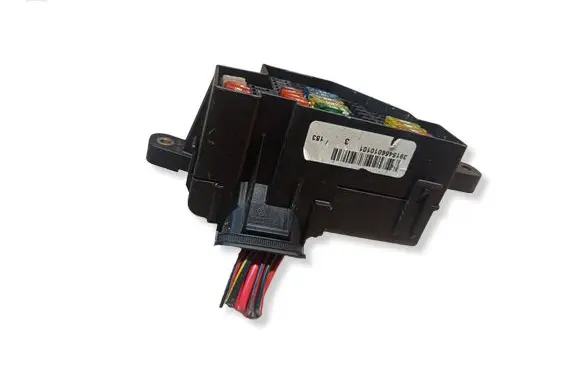 Volkswagen PASSAT B6 Fuse box set 3915456010101