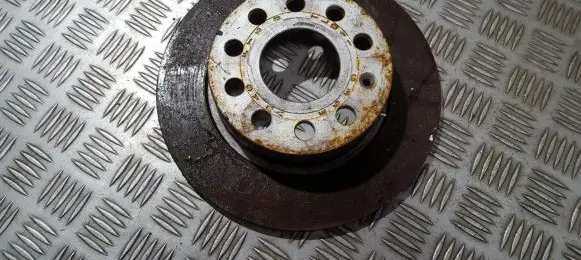 Volkswagen Golf V Rear brake disc