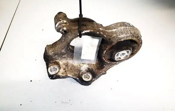 Engine mount bracket