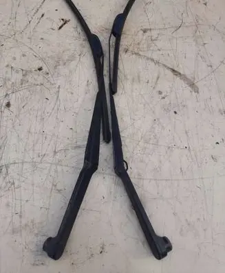 Subaru Forester SH Front wiper blade arm 76227623