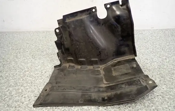 Suzuki Swift II Engine splash shield/under tray 72411-68L0