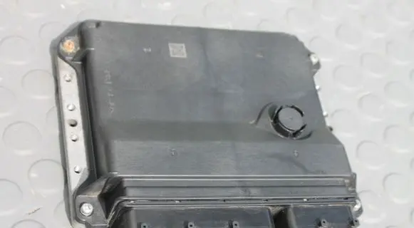 Toyota RAV 4 (XA40) Engine control unit/module 124KM