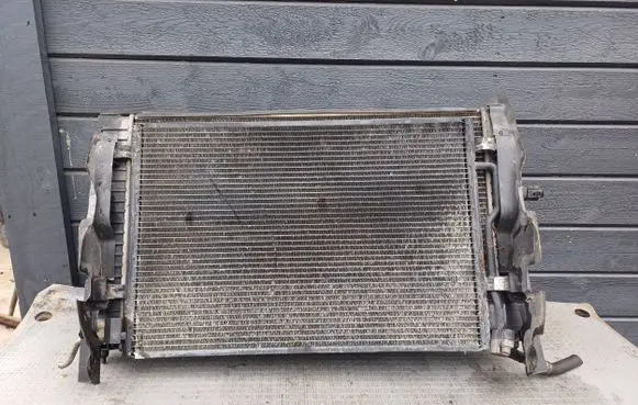 Audi A4 S4 B6 8E 8H Coolant radiator 8E0121251 8E0260401
