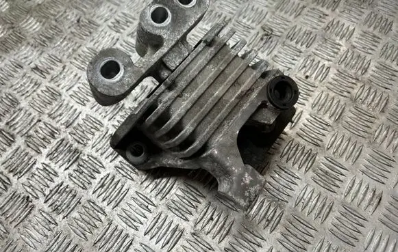 Jeep Cherokee Engine mount bracket P68102281AF