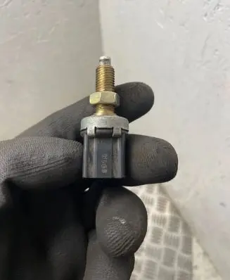 Toyota Avensis T220 Brake pedal sensor switch