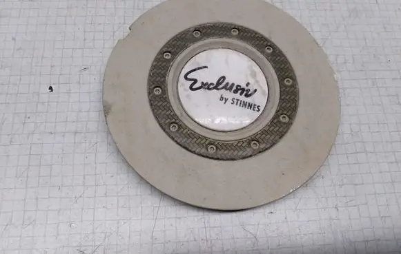Volkswagen Golf III Non-original wheel cap 