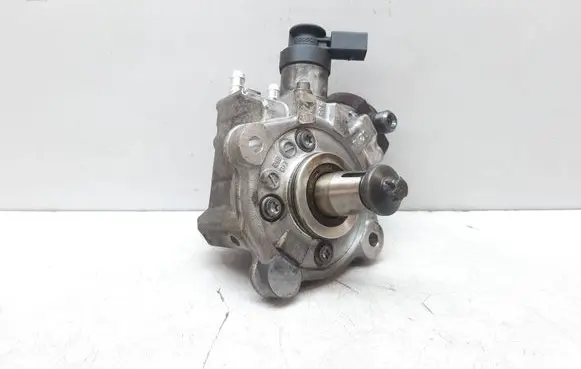BMW 3 E90 E91 Fuel injection high pressure pump 7810696 0445010517