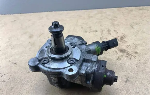 BMW 5 F10 F11 Fuel injection high pressure pump 7800123 0445010617 13518577654
