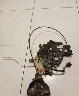 Volkswagen Caddy Sliding door lock 2K5843654C 14288
