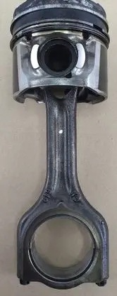 Ford Focus Piston with connecting rod 75L93