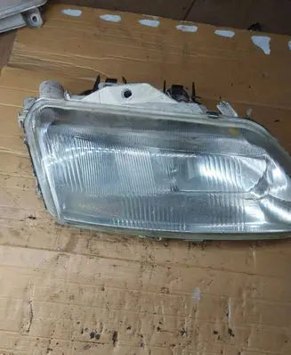 Renault Espace III Headlight/headlamp 7700820125
