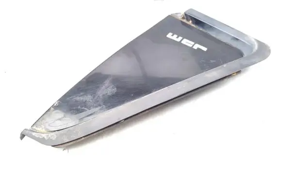 Mitsubishi Montero Rear side window