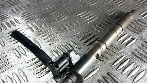 Volvo V70 Fuel injector 31303238 0445116046