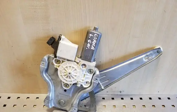 Toyota Corolla E120 E130 Rear door window regulator with motor 992046100 0130822032 05077410