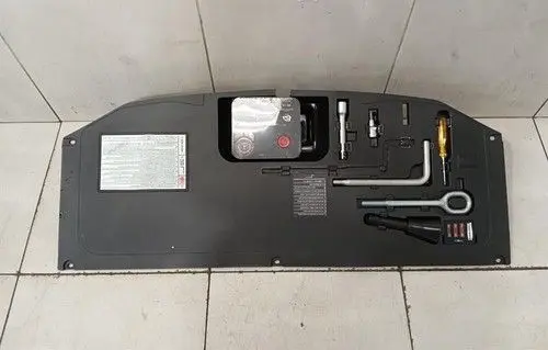Ferrari 296 GTB Tool set