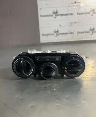 Peugeot 2008 I Climate control unit 96722483ZD T1013332G E1063173
