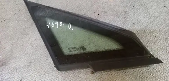 Fiat Punto (199) Front triangle window/glass