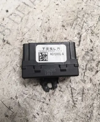 Tesla Model S Other control units/modules AG130652A 15M205