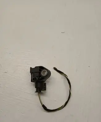 Mercedes-Benz C W205 Airbag deployment crash/impact sensor A2139051300