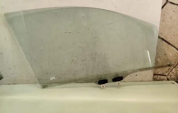 Honda Jazz Front door window glass four-door 