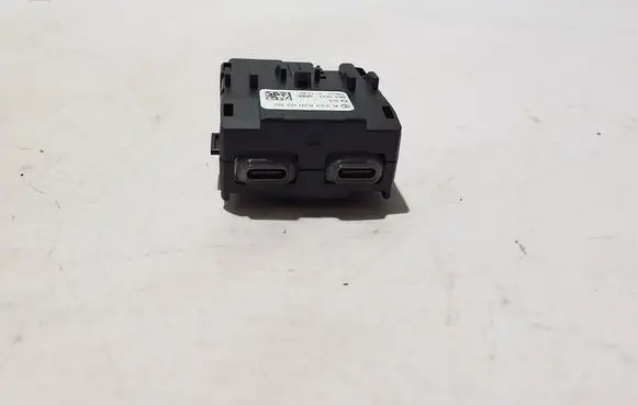 Mercedes-Benz S W223 USB socket connector A2238200202