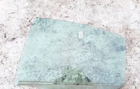 Nissan Primera Rear door window glass 43r00049