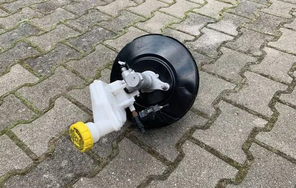 Mini Cooper Countryman R60 Brake booster 32482815