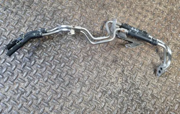 Skoda Fabia Mk3 (NJ) Engine coolant pipe/hose 04C122477B 04C121497F